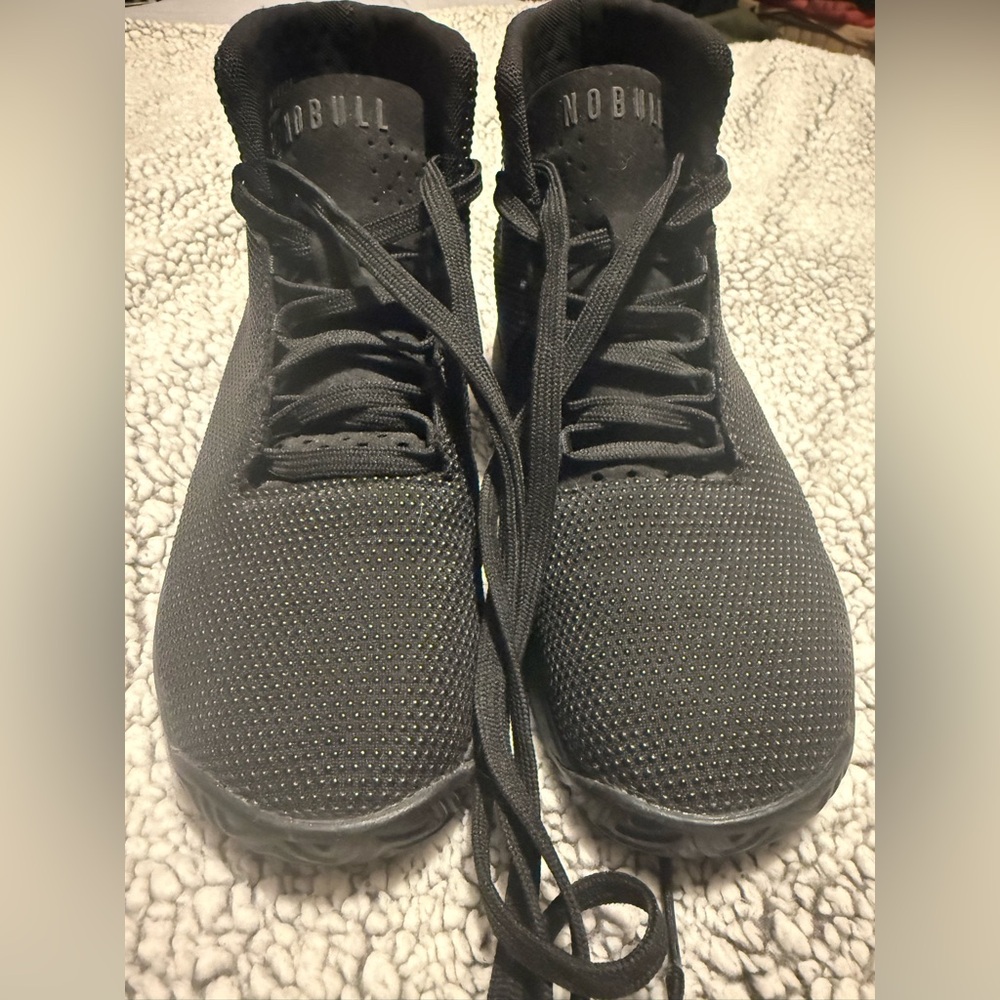 NOBULL Black Ladies size 6